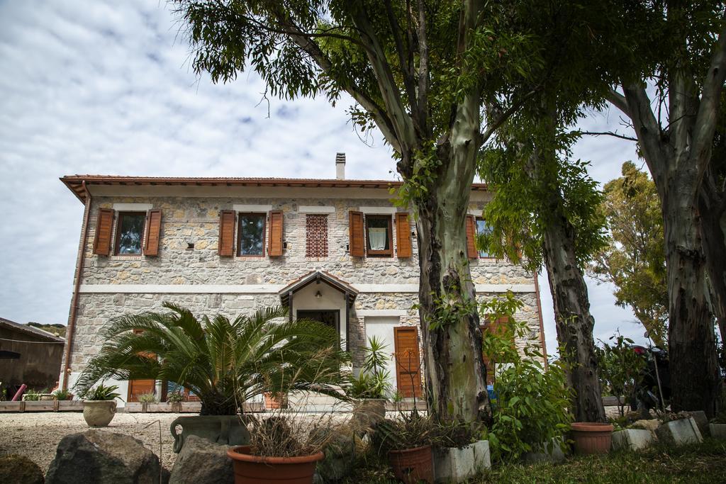 Locanda Villa Naumanni ตาร์กวิเนีย ภายนอก รูปภาพ