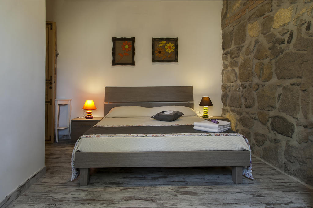 Locanda Villa Naumanni ตาร์กวิเนีย ห้อง รูปภาพ