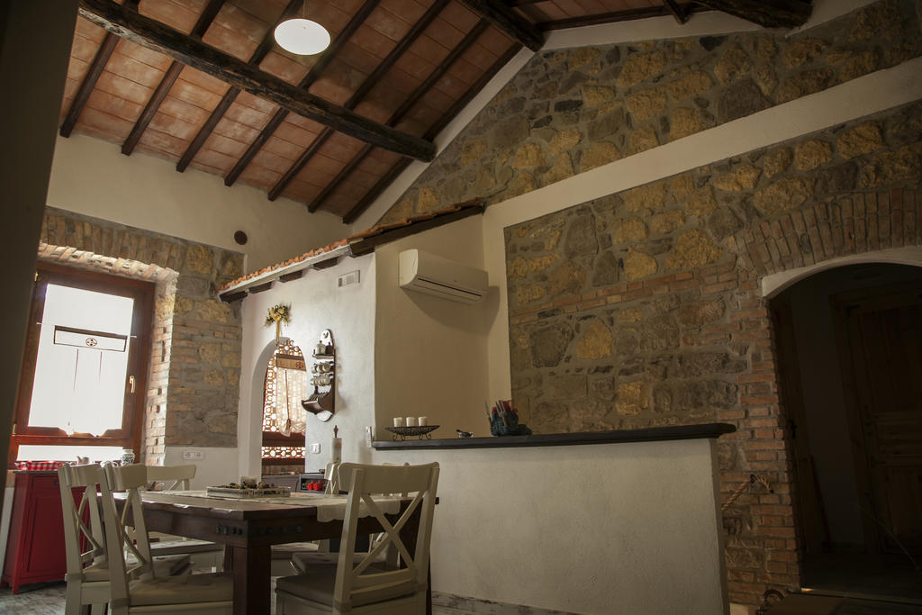Locanda Villa Naumanni ตาร์กวิเนีย ภายนอก รูปภาพ
