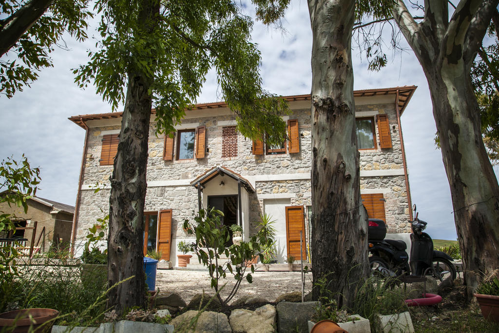 Locanda Villa Naumanni ตาร์กวิเนีย ภายนอก รูปภาพ